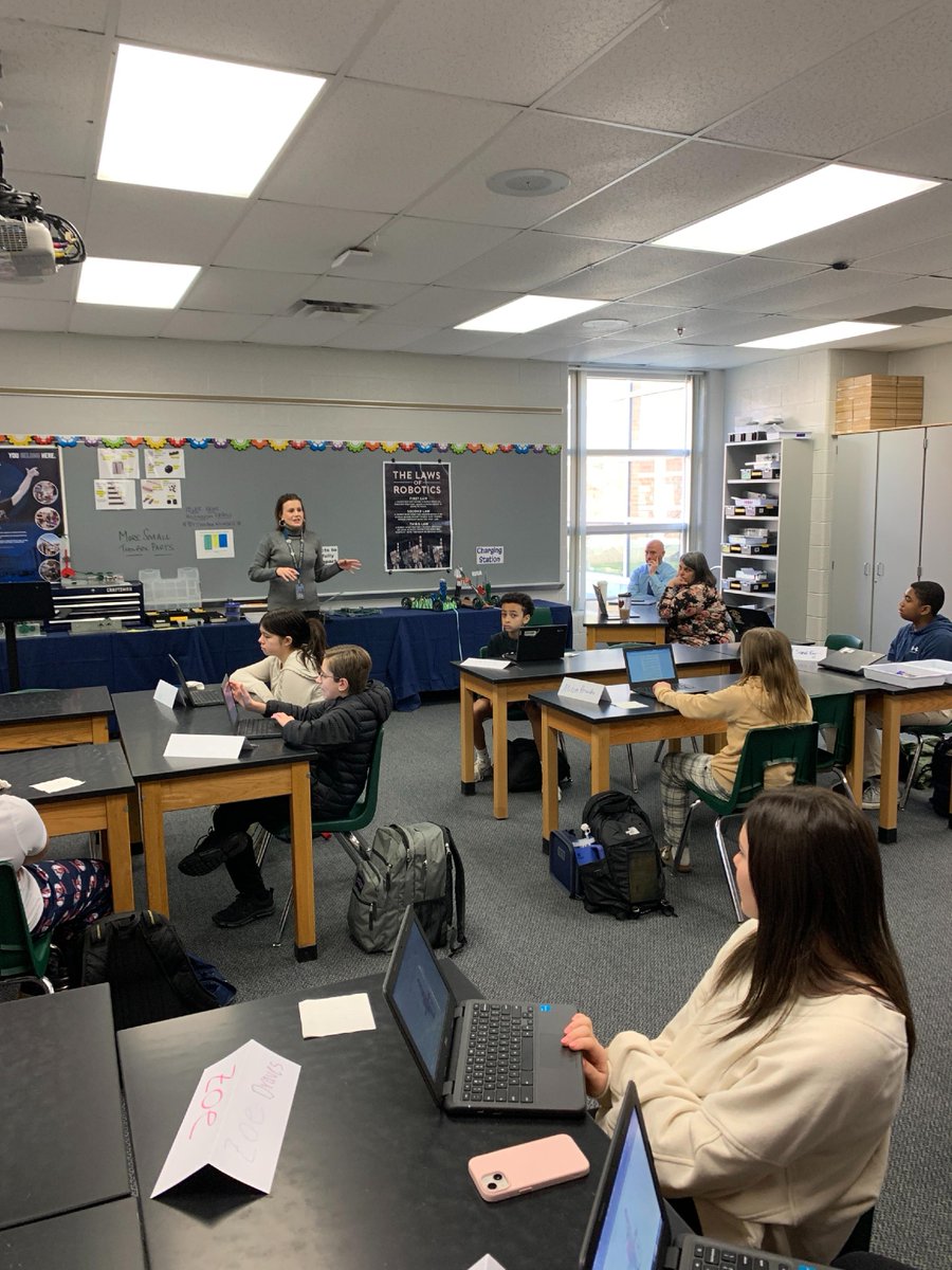 OFCSDistrict's tweet photo. ✨ OF School District LINK Coordinator, Mrs. Julianne Allen, met with the OFMS Principal’s Aspirations Council (PAC) to gauge students' views on parent and family involvement during the middle school and adolescent years. LINK = Learn, Inspire, Nurture, Know. #TheBulldogWay https://t.co/0VGr9SXObK