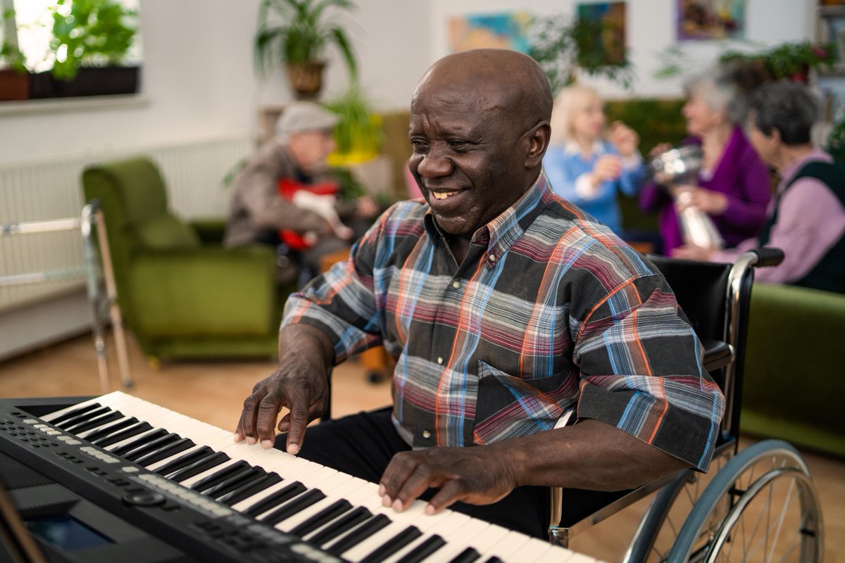 🎹 Playing a musical instrument is associated with better working memory and executive function, and singing in a group is associated with better executive function, new study results showed. #Cognition #MedTwitter ms.spr.ly/6013cGQ13