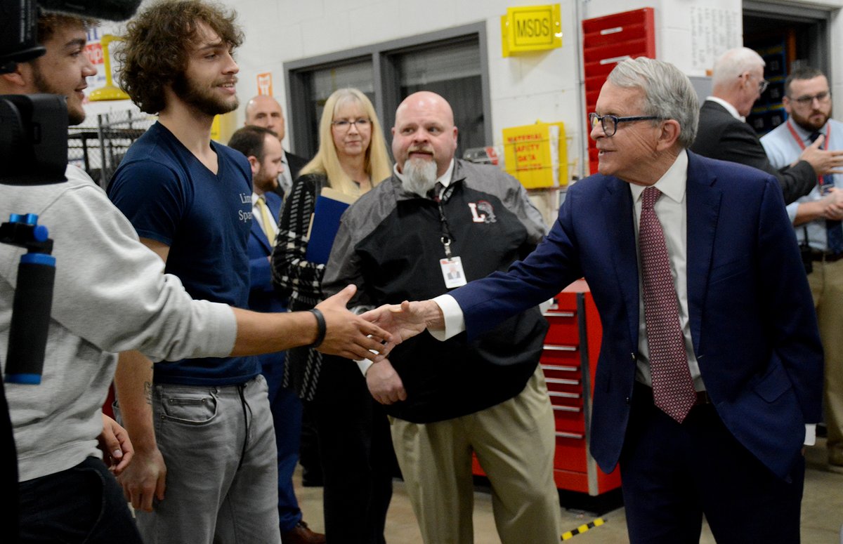 LimaCitySchools's tweet photo. Thanks to @GovMikeDeWine and Stephen Dackin, director of the Ohio Department of Education and Workforce, for visiting Lima Senior today to tour some of our Career Tech programs. #LSHCareeerTech #CT4Success https://t.co/ZxlRgpbLBA