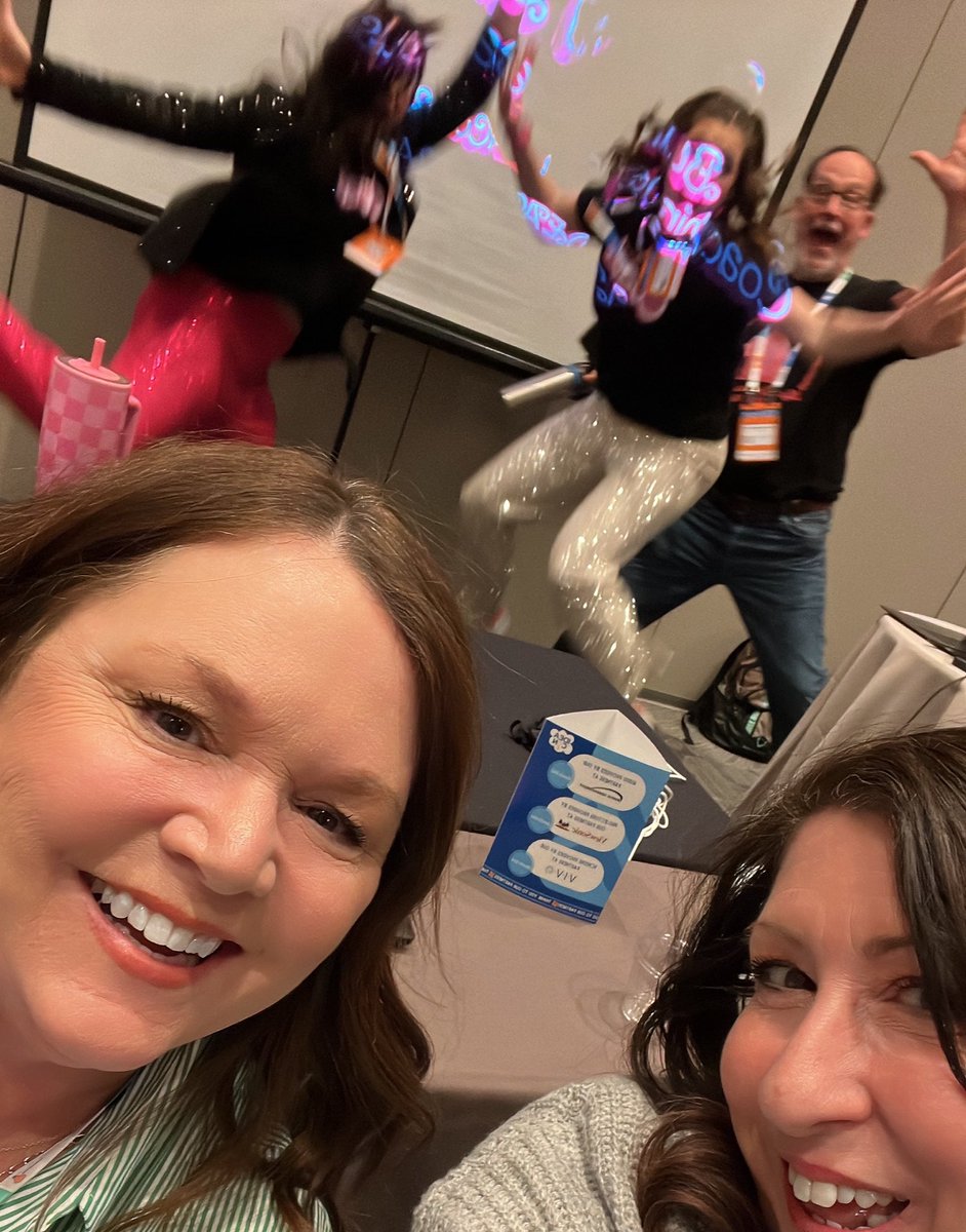 Had so much fun at Build Your Coaching Dreamhouse @LProsser15 @NicoleRing58 @JennyLehotsky @tmfrederickson with @D202ITC @judyameier #edtech @ideaillinois #IDEAcon