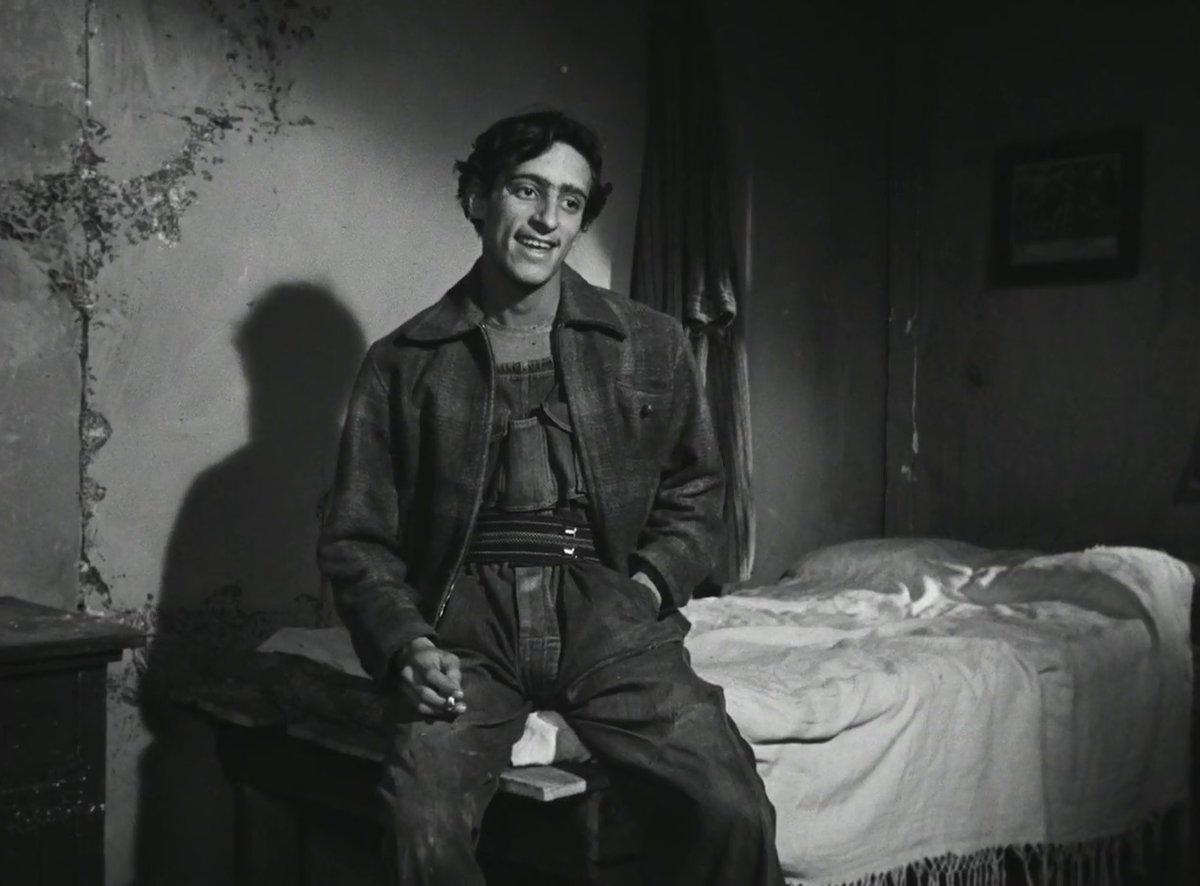 Cinéfagos على X: "Recordamos el nacimiento de Roberto Cobo, también  conocido como el "Calambres", actor mexicano recordado por sus personajes  "El Jaibo" de "Los olvidados" (Luis Buñuel, 1950) y "La Manuela", de "