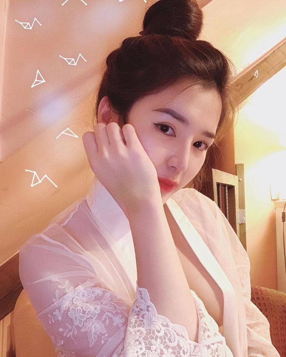 LaylaCoope57003's tweet photo. My heart races when you're near. 💓💓 https://t.co/IbgYXfTtVV