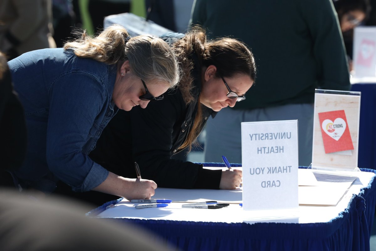 Today our campus community gathered with @RockhurstU and @LindaHall_org for a show of support for Kansas City. Students, faculty and staff signed cards for the family of Lisa Lopez-Galvan, and staff at Children's Mercy, University Health and Saint Luke's.