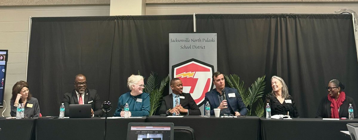 The Accelerate team is excited to be at Jacksonville Elementary School with the @ArkansasEd to see @AmiraLearning in action. Thank you to the team here, including Governor Sarah Huckabee Sanders and Secretary Jacob Oliva.