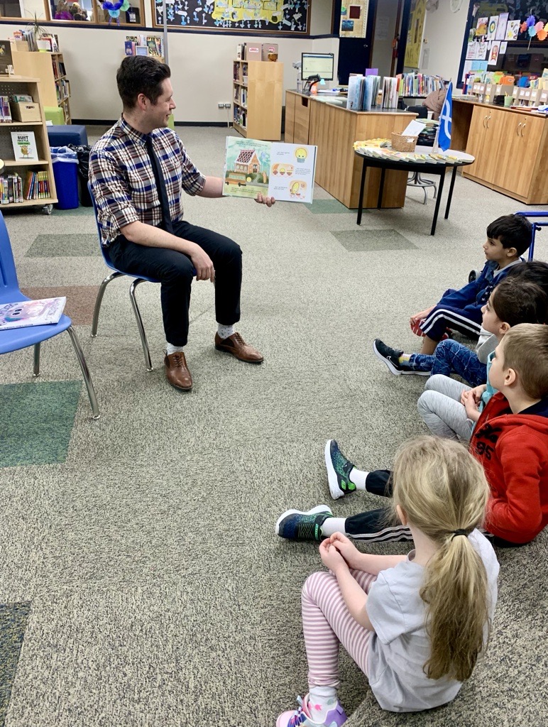 NiakwaL's tweet photo. We had a BLASHt today reading silly stories with
@TBlashko! https://t.co/iQc4Eby3VQ