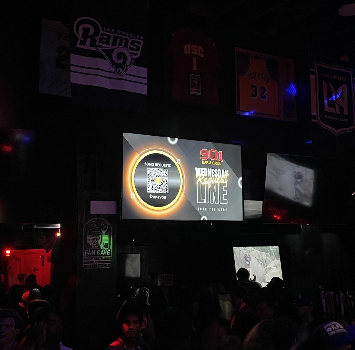 JMacDonell7's tweet photo. USC's 901 College Bar just got more fun with One28 - Song Requests! #DJ #DJTips #DJLife #USC #USCFootball #USCBasketball #SongRequest #Music https://t.co/FFZC5g1uru