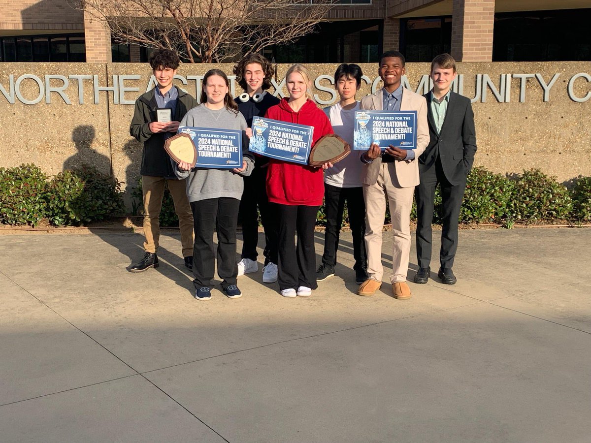 Congratulations to the Lindale Speech and Debate students who have qualified for Nationals! 👏 - Connor Stevens - Madison Barnes - Kylon Kincade - Sarah Sundholm - Haylie Maccalous Alternates: Ethan Barchak, Odin Burks, Audrey Ratliff, Joshua Edwards, Terry Yang