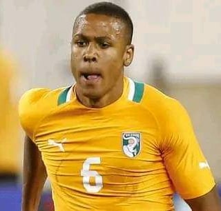 ZonePresse_'s tweet image. 🇨🇮⚽Les anciens, son nom svp ?