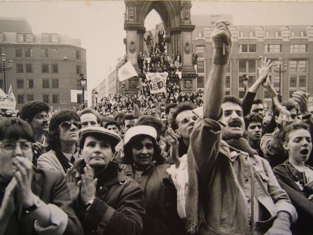 #OtD 20 Feb 1988 20k people in Manchester marched against Margaret Thatcher's homophobic section 28 law, which made it illegal for public bodies to 'promote' homosexuality, including teaching its 'acceptability' in school stories.workingclasshistory.com/article/9263/d…