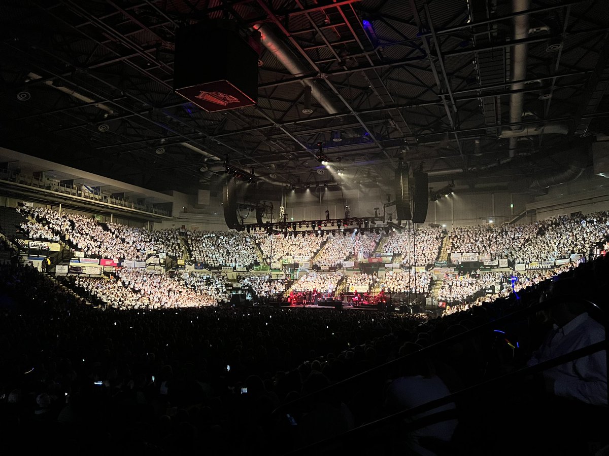 CragsSchool's tweet photo. What a fabulous evening #teamCrags have had enjoying @YVconcerts with our families! We are so proud of our choir singing their hearts out 💙 🎶 https://t.co/DCFuN3kFCi