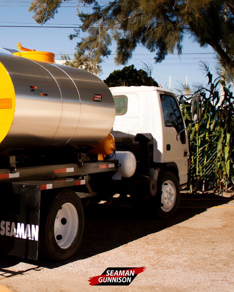 Heavy duty asphalt pump, auxiliary engine and hand wand hose-reel, electronically ignited turbo-powered diesel burners with thermostat and steel auxiliary tanks. Our distributor maintenance unit comes in multiple options, giving you the freedom to use exactly what you need 🚧