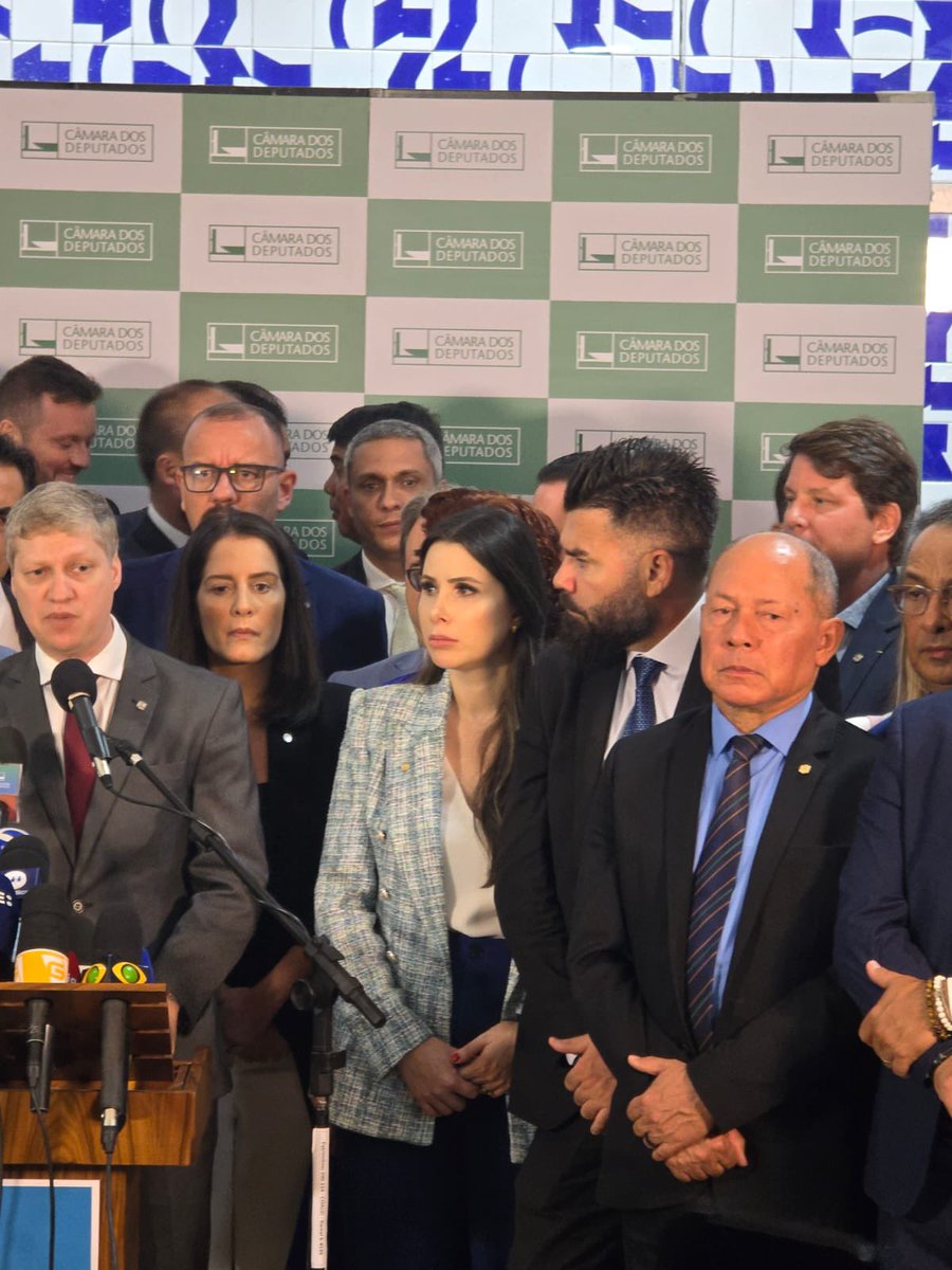 mfriasoficial's tweet photo. Estamos na coletiva de imprensa sobre o processo de impeachment de Lula devido à sua manifestação criminosa contra Israel e o povo judeu. 

O número de assinaturas já está perto de se tornar o maior da história! https://t.co/ziIdy0Dub6