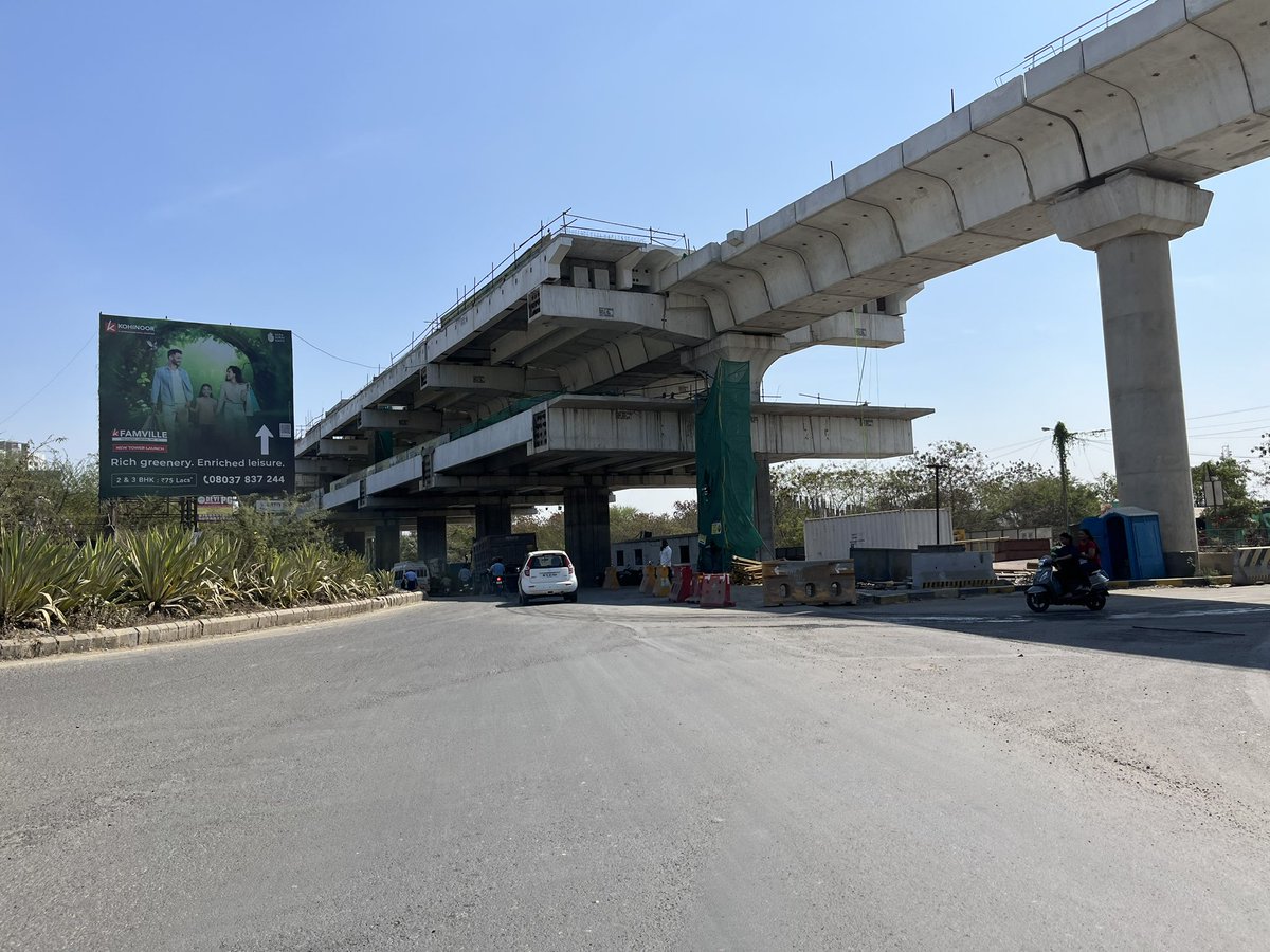 DEVESHS67071822's tweet image. 🚨#PuneMetro - 249 

📍Updates from Shivaji Nagar - Hinjawadi Metro Line 

🔸Trial Runs expected b/w  Wakad and Hinjawadi by Sep 24

🔸Span erection has gained momentum all over the line

🔸Pune University Double Decker Flyover work has gained pace 🚨

@MetroPuneri #Pune #Contd
