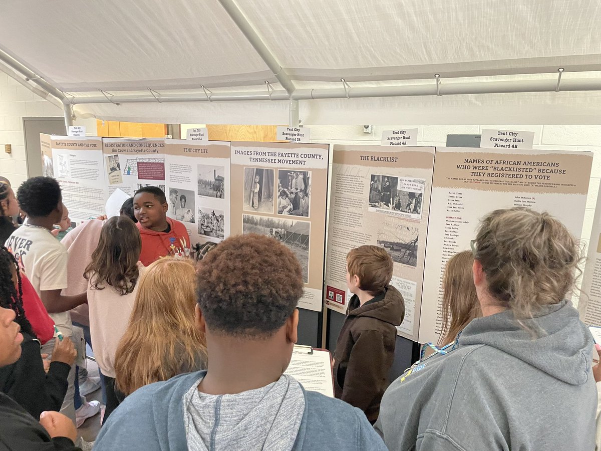 BeyondBellFCPS's tweet photo. Oakland Elementary 5th graders viewing Tent City! They asked great questions about what happened. Growing minds. 
@OESrockSTARS  @FCPSchoolsTN https://t.co/5nPqkp4CWv