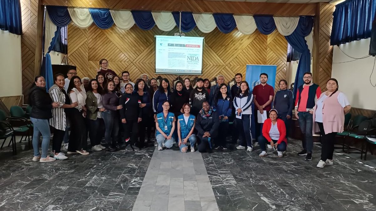 ACNUREcuador's tweet photo. En #Otavalo junto a @Educacion_Ec  realizamos un taller de protección a la infancia frente al uso y consumo de alcohol y otras drogas.

En este espacio, 35 funcionarios de los DECE obtuvieron herramientas para identificar factores protectores que podrían evitar su consumo. https://t.co/ArjNTHcGTB