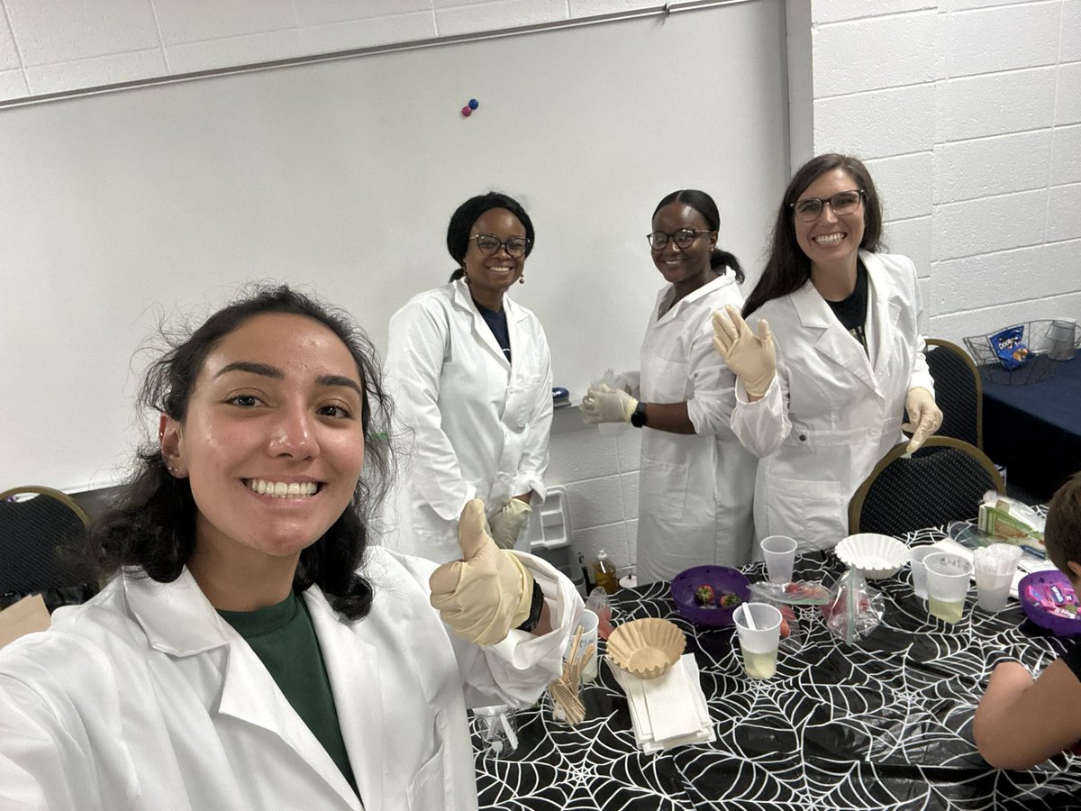 On this #NationalLeadershipDay we recognize the impact that leaders in our lab make in people’s lives to develop themselves and others! Here are some pictures from when our lab led a strawberry DNA extraction during the Jr Mad Scientist outreach event in October 2023! 🍓🧬👩‍🔬