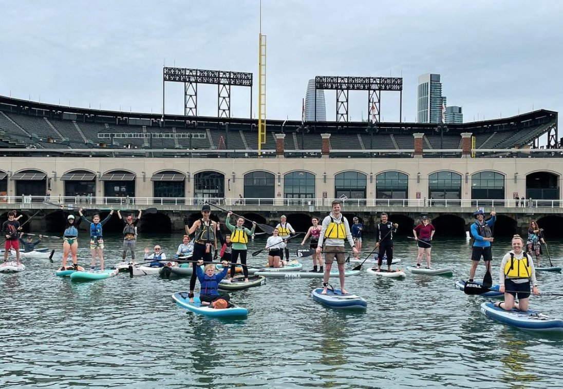 Skip the snow this week and soak up the sunshine ☀️ on the waterfront! Shred the Bay aboard a kayak from Pier 40, paddle board from Crane Cove Park or aboard a bay tour. Return portside to refuel and cozy up to delicious snacks and drinks from plenty of eateries across the Port.