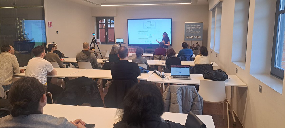 Hoy @Marta_Liarte nos está explicando como elegir una buena theme en #Wordpress

#bbkbootcamps <a href="/WPBilbao/">WordPress Bilbao</a> <a href="/TheBridge_Tech/">The Bridge</a>