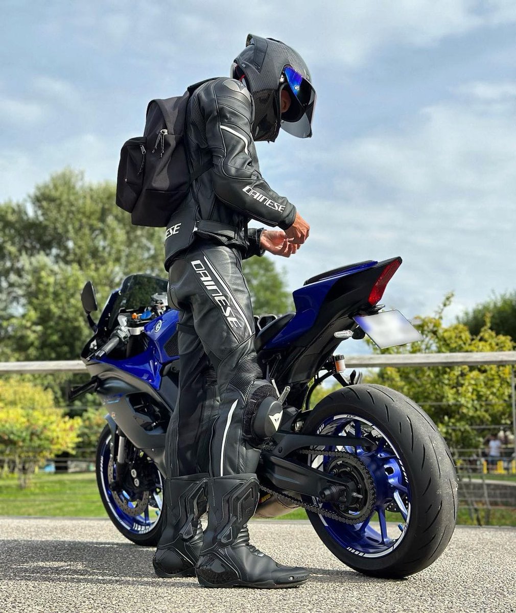 UnderYourControl 4k 🏍️ tweet media