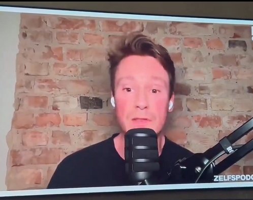 KAFKA_Dev's tweet photo. Sander Schimmelpenninck wil dat Maurice de Hond wordt OPGESLOTEN omdat de peilingen hem niet aanstaan! Ik wil dat deze ELITAIRE etterbak wordt opgesloten! 

Doe een ♥️ &amp; RT als je Sander in de CEL wil! https://t.co/xmZwJfB6e6