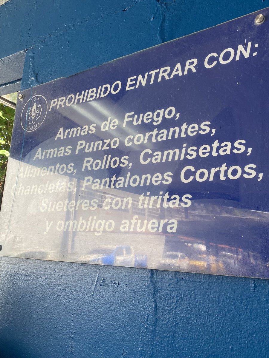 Me pasó la 3.0 de los doctores en la CSS cuando ya se quieren ir temprano.
La doctora con la que tenía la cita no me quiso atender por que dice que se me veía toda la pierna. 

Pero mi pantalón estaba bien y en la dirección dijeron que es que ella es así y así se quedó todo. 🤡