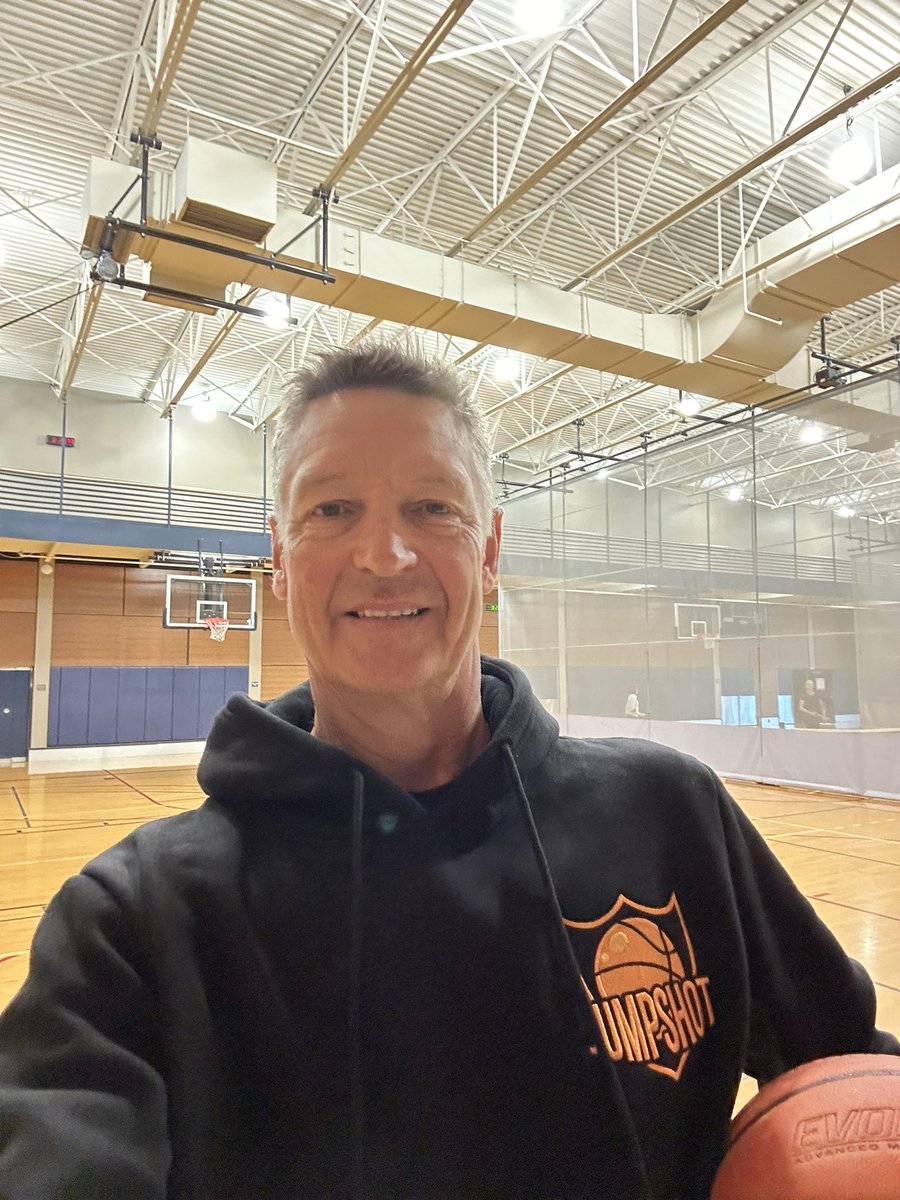 Dschrempf's tweet photo. Back from #NBAAlllStar and getting ready for next year’s Legends 3 Point Contest! 😜 Excited for the next @JumpshotInc update coming soon! 🔥🔥 https://t.co/KYU0AdCBWy