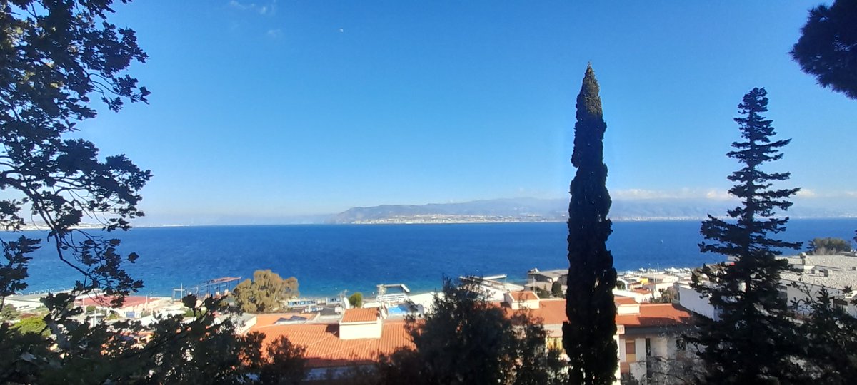 nino_pitrone's tweet photo. Presto, con la costruzione del #PonteSulloStretto queste belle foto faranno parte della #CollezioneMessinaSparita!
Gli #Italiani e soprattutto i #Messinesi dovranno ringraziare un #CazzaroVerde che è stato scelto per fare il #MinistroDelleInfrastruttureeDeiTrasporti https://t.co/pu0ZfcFUBs