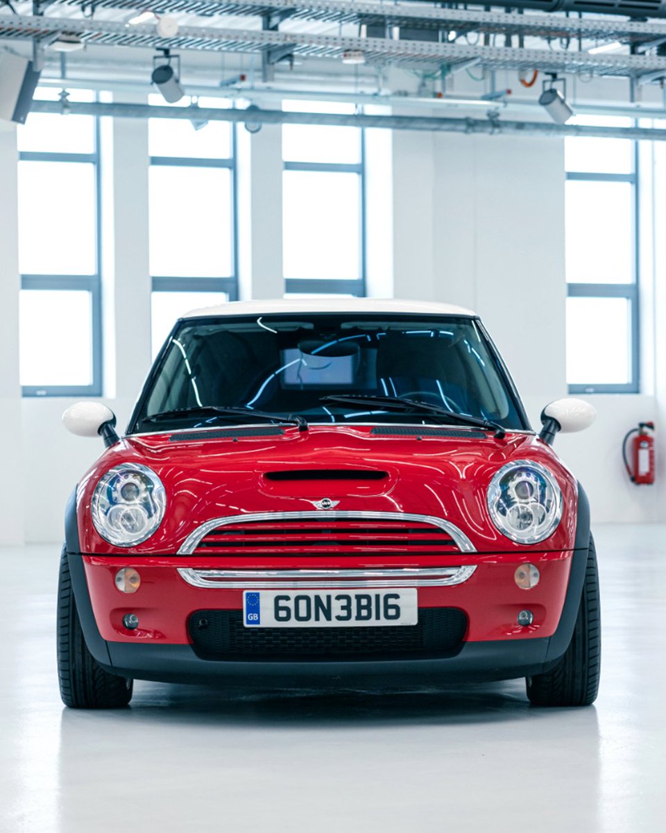 MINImexico's tweet photo. El #TB de hoy es la limusina única MINI Cooper S 😮. Este MINI único en su tipo incluso tenía una bañera de hidromasaje. ¿Ya lo conocían, MINIacs?

#MINI #OffSeries #BIGLOVE #MINIMexico https://t.co/XERuAq88dq