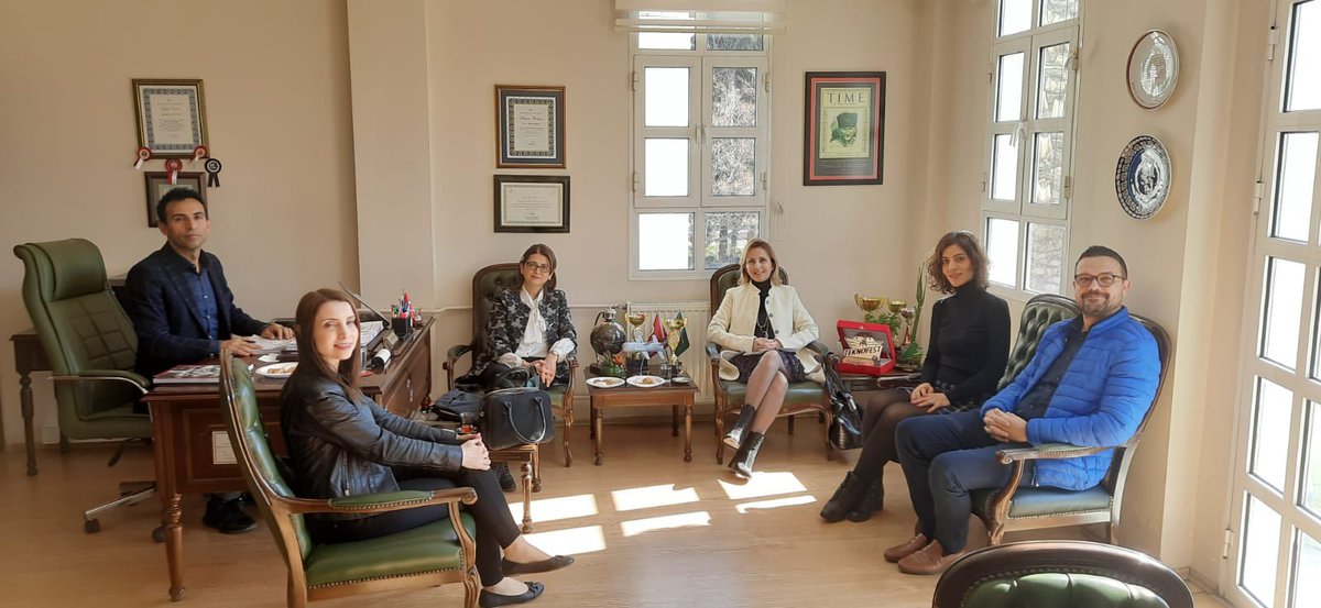 SaygLisesi's tweet photo. SBÜ İzmirTıpFakültesi’nin çok değerli akademisyenlerini okulumuzda ağırladık.Bilgi birikimlerini öğrencilerimiz ile paylaşmaları bizleri mutlu etti. Gençlerimize katkılarından dolayı Hocalarımıza FSAL Ailesi adına çok teşekkürederiz
@izmir_ilmem 
@sbuedutr @yahsiomer @hsyngnsksv https://t.co/AaJVUlDS6P