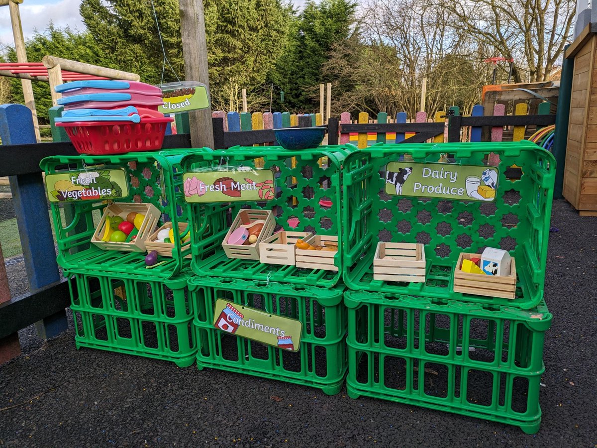 Moss class have enjoyed visiting their farm shop roleplay today. They have been writing shopping lists, adding up totals of our shopping baskets and making some delicious lunches in our farmhouse kitchen. #eyfs #outdoorprovision #imaginativeplay #downonthefarm