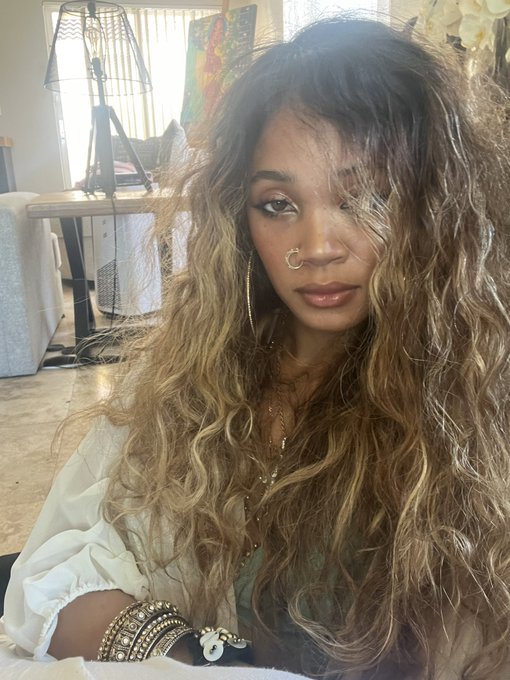 🖕🏽 https://t.co/KKMiUVttDQ