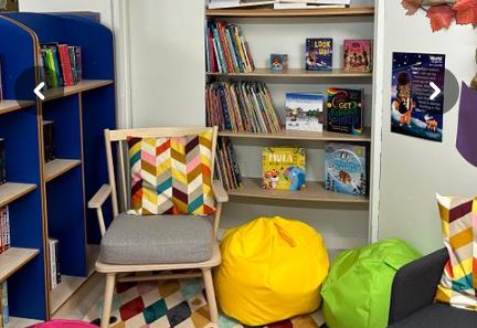 SsmjWv2's tweet photo. Look at our new book nook in school! Thank you to the World of Stories for the wonderful selection of books. The children cannot wait to read them! 📕📗📘📙📖😁#WorldofStories @Literacy_Trust @PuffinBooks
@penguinrandom @Books__bab https://t.co/aw6NdSnbSz