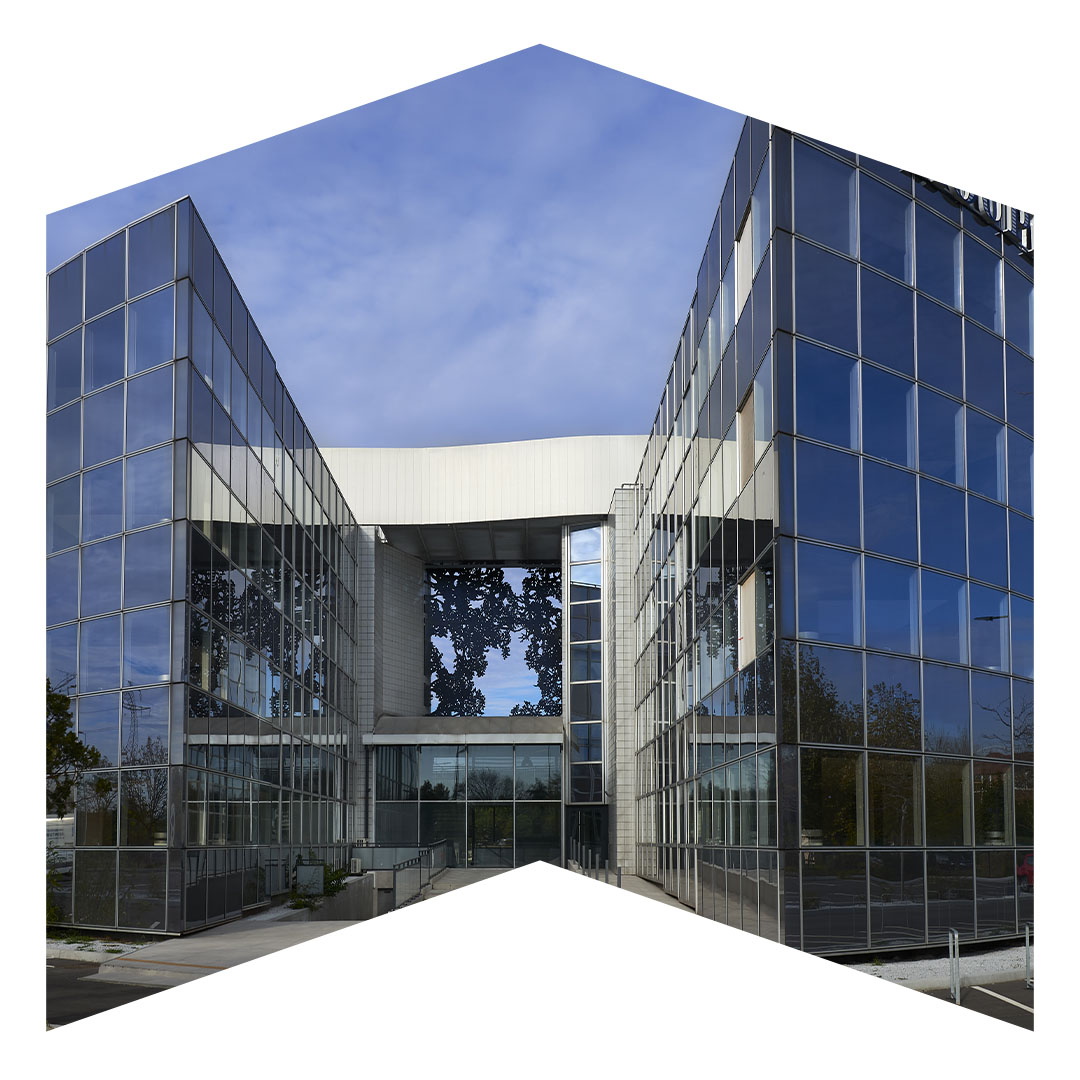 1 immeuble, 1 œuvre (@immeuble_oeuvre) on Twitter photo 📒 #1immeuble1oeuvre ✖️ <a href="/Cdesarts/">Connaissancedesarts</a>
🏡 <a href="/gp_terrot/">Groupe TERROT</a>
🔑 Diagonale
📐 Cabinet Vigneu & Zilio
👨🏻🎨 Nicolas Daubanes
🎨 Cette ombre à la fenêtre, c’est toi
📍 Labège
Pour son siège social, le groupe Terrot a confié la réalisation d’un dessin en acier à l’artiste Nicolas Daubanes. 📒 #1immeuble1oeuvre ✖️ <a href="/Cdesarts/">Connaissancedesarts</a>
🏡 <a href="/gp_terrot/">Groupe TERROT</a>
🔑 Diagonale
📐 Cabinet Vigneu & Zilio
👨🏻🎨 Nicolas Daubanes
🎨 Cette ombre à la fenêtre, c’est toi
📍 Labège
Pour son siège social, le groupe Terrot a confié la réalisation d’un dessin en acier à l’artiste Nicolas Daubanes.