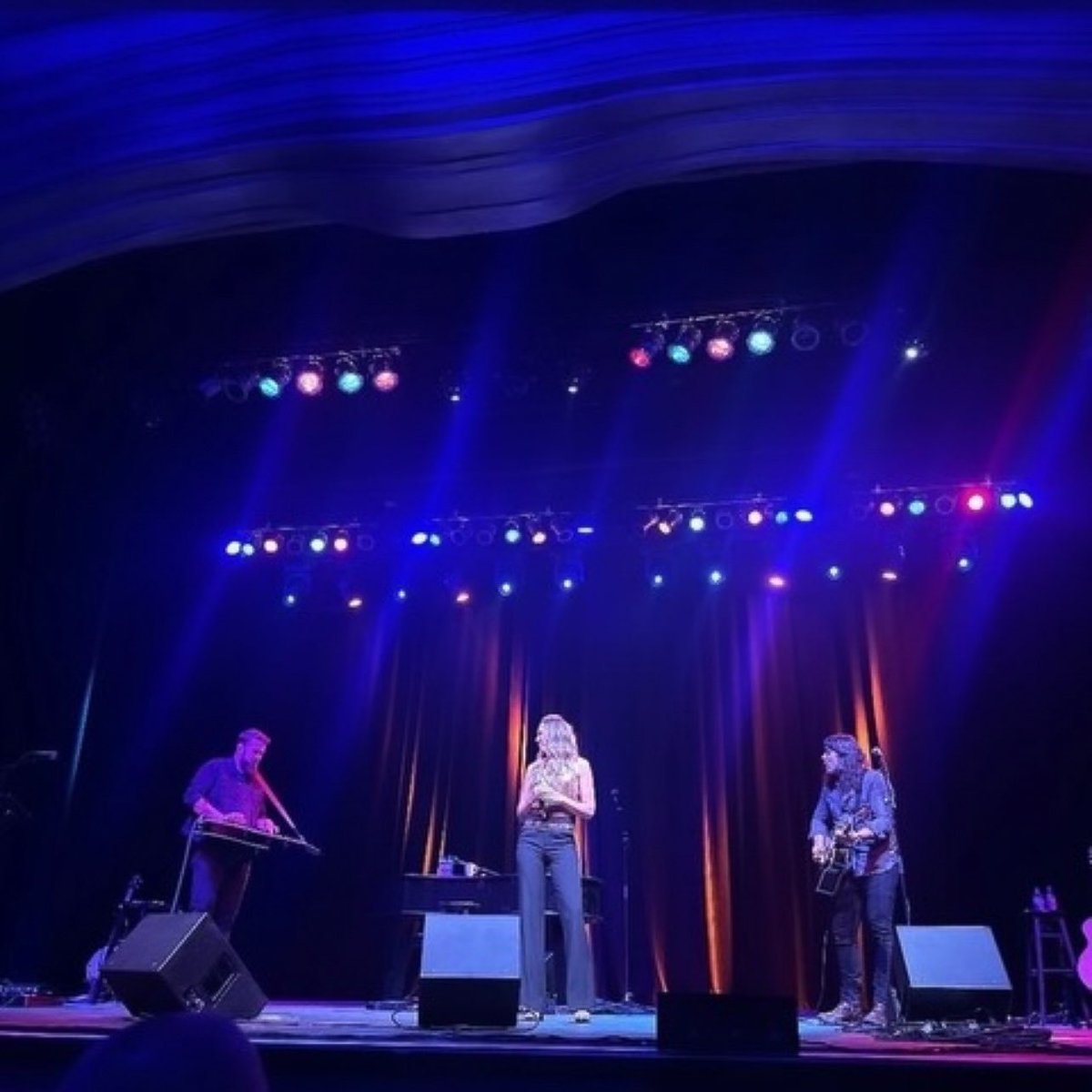 Thank you to everyone who posted these! Such a fun show in Tunica Resorts, MS on Sunday 💃🏼 Made me happy y’all knew every new song and oldie!