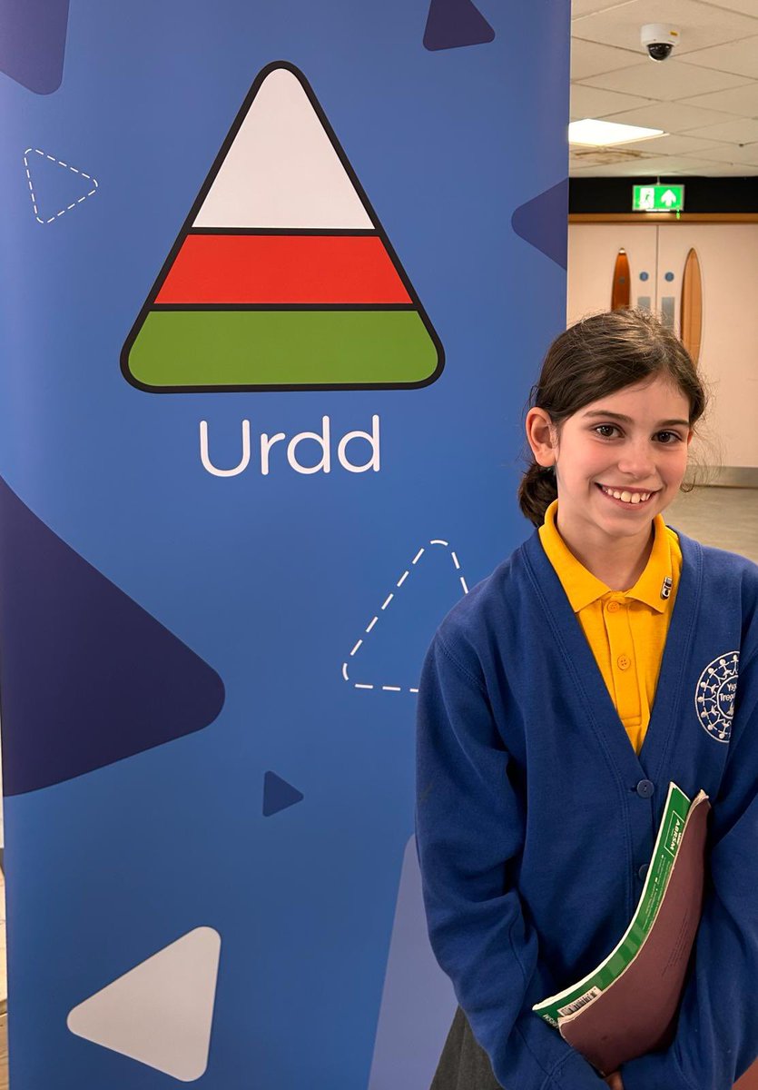 🎹Da iawn ti NR am gystadlu mor wych yn yr Eisteddfod Offerynnol prynhawn yma 👏🏻llongyfarchiadau ar dy berfformiad hyfryd ar y piano👍🏻

🎹Well done NR for competing so well at the Instrumental Eisteddfod this afternoon 👏🏻congratulations on your lovely performance on the piano👍🏻