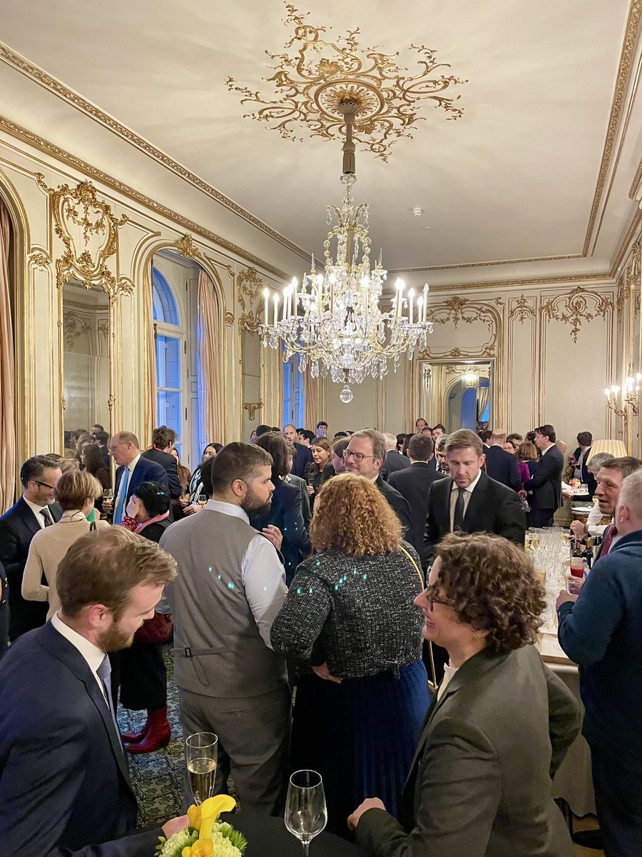 A great pleasure to see so many friends & colleagues at our pre-Eurofi reception. Thank you to Ashley Alder, @TheFCA Chair, for sharing his insights on keeping global markets open, & to the @InvAssoc, @TheCityUK, @cityoflondon & @UKFtweets for supporting us.