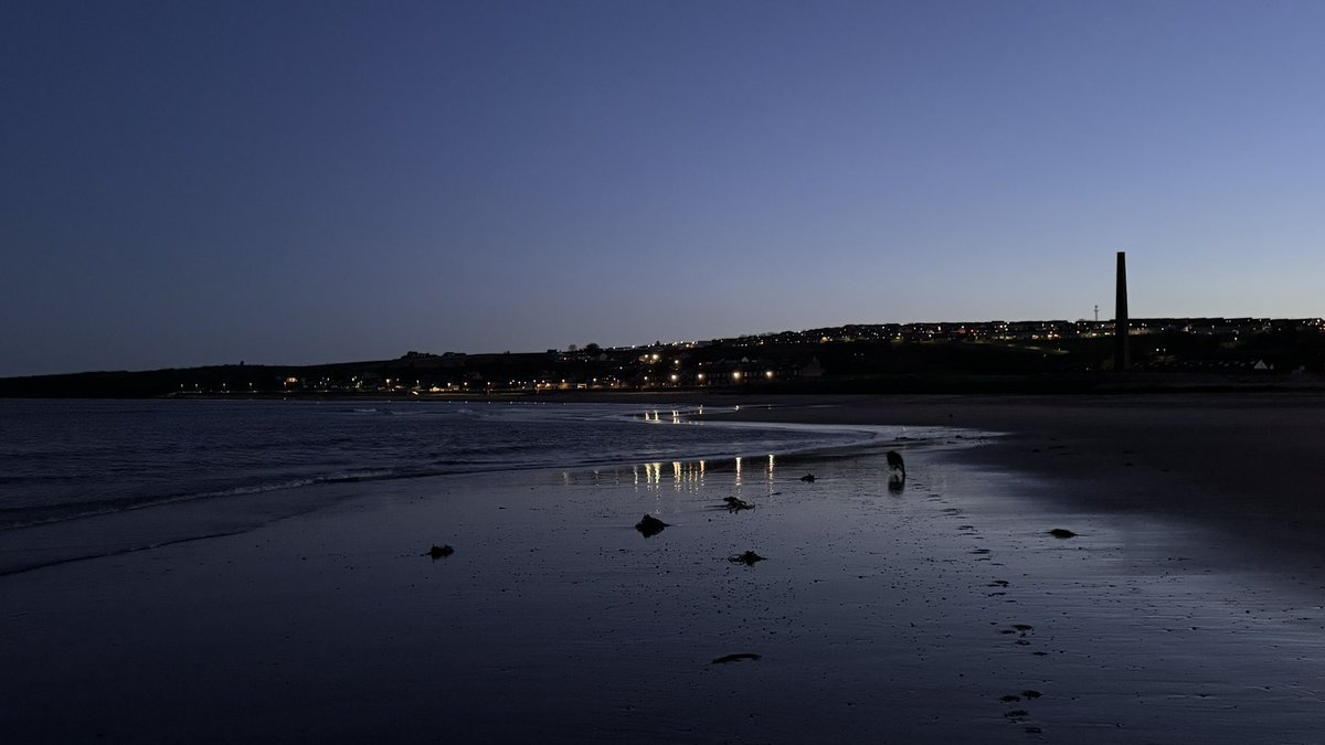 BeachDog15's tweet image. Got out before 6. #Springisnear