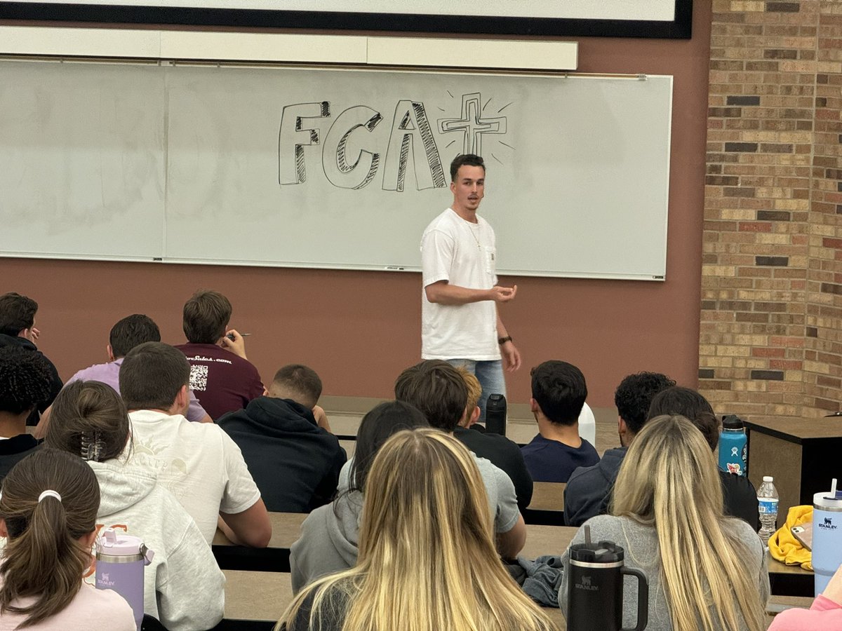 FMsutexas's tweet image. Monday is the best night of the Week! Proof is right here. We doing things for The Kingdom! #backtothebasics