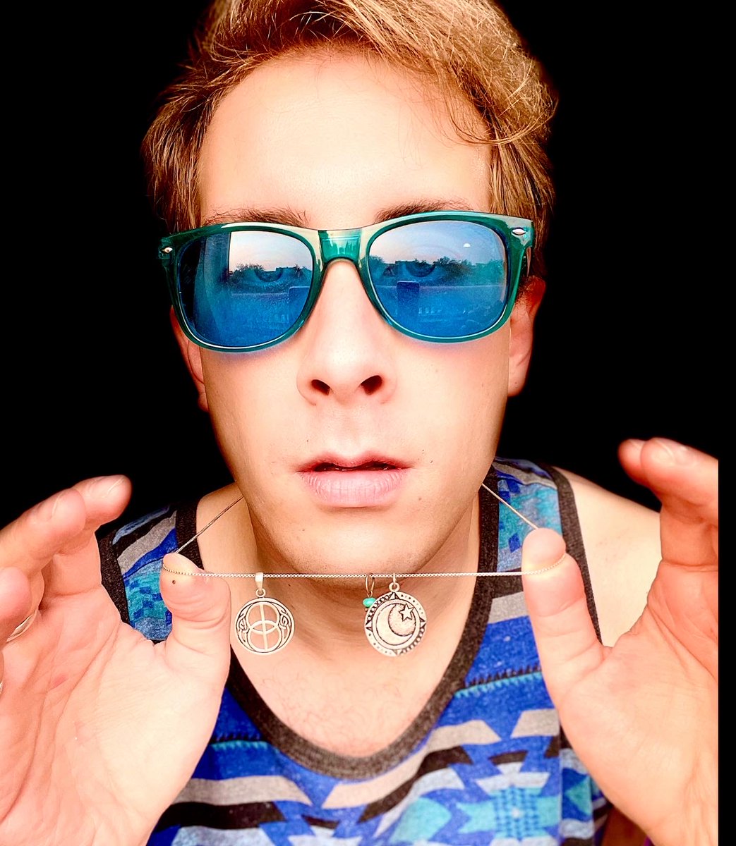 A color for every mood 🤩🌈⁠
l8r.it/SuVj
.⁠
@themarkwestburgexperience ⁠
.⁠
#glofx #colortherapy #color #blue #trippy #funky #ravestyle #raveoutfit #ravefashion #edmfashion #glassesfashion #edcgear #ravefam #ravebabe #edmfestivals #edmlife #musicfestivals