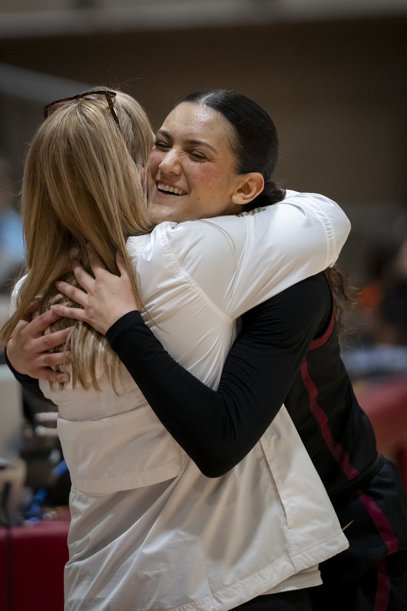 WE ♥️ OUR SENIORS Thank YOU @qoc_photography for the AMAZING Photos 📸 #BearcatFamily