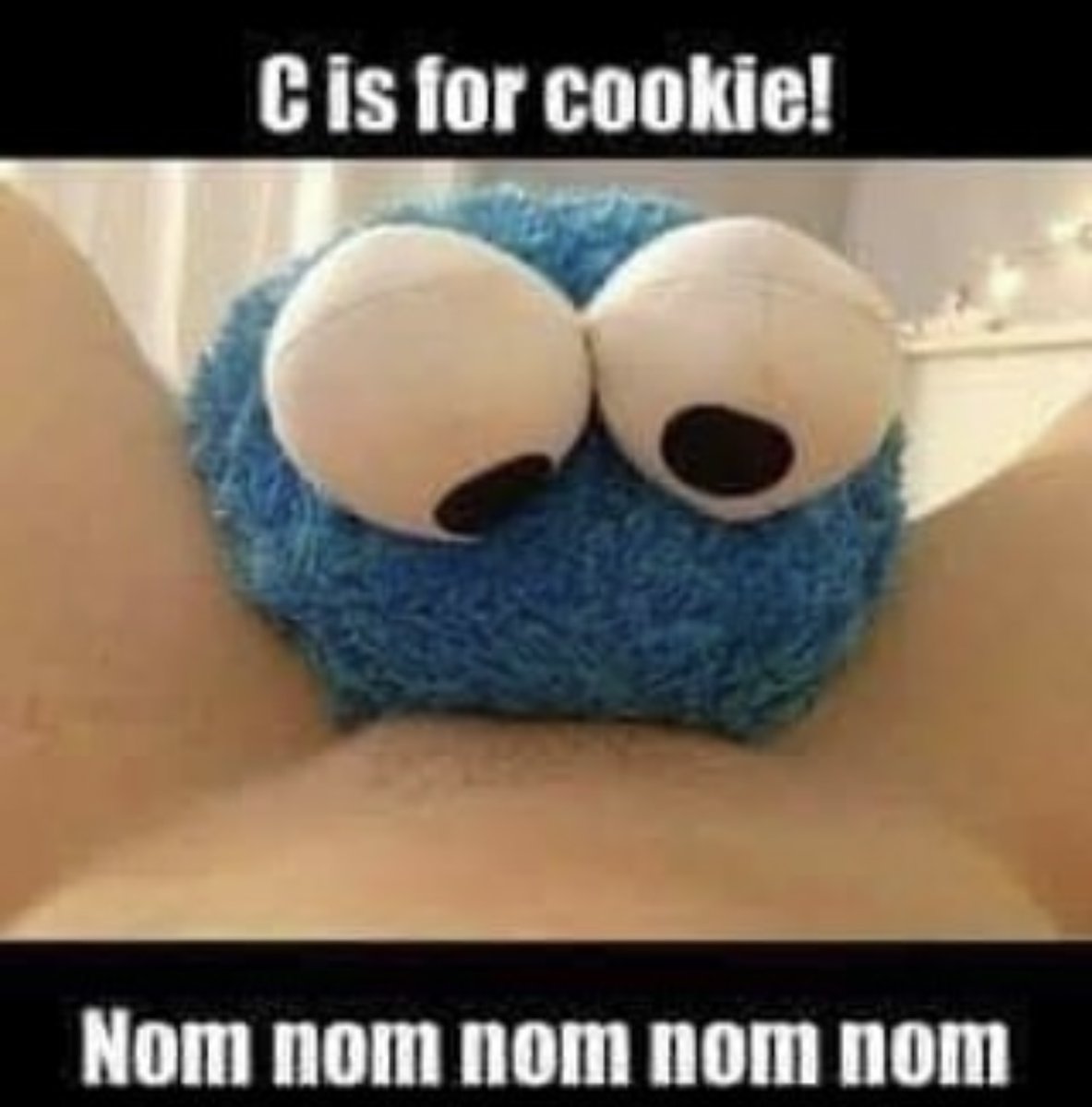 HarperCJD's tweet image. #CisforCOOKIE! #nomnomnom #eatingpussy