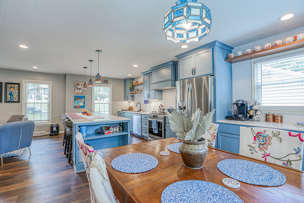 Check out this Shawnee, KS kitchen and living room remodel! Talk about a BEFORE and AFTER! 

#kitchenremodel #Shawneekitchenremodel #kitchenremodeling #kitchenreno #kansascitykitchenremodel #kitchenremodelingcontractor #kitchenremodeldesign #livingroomdesign #livingroomrenovation