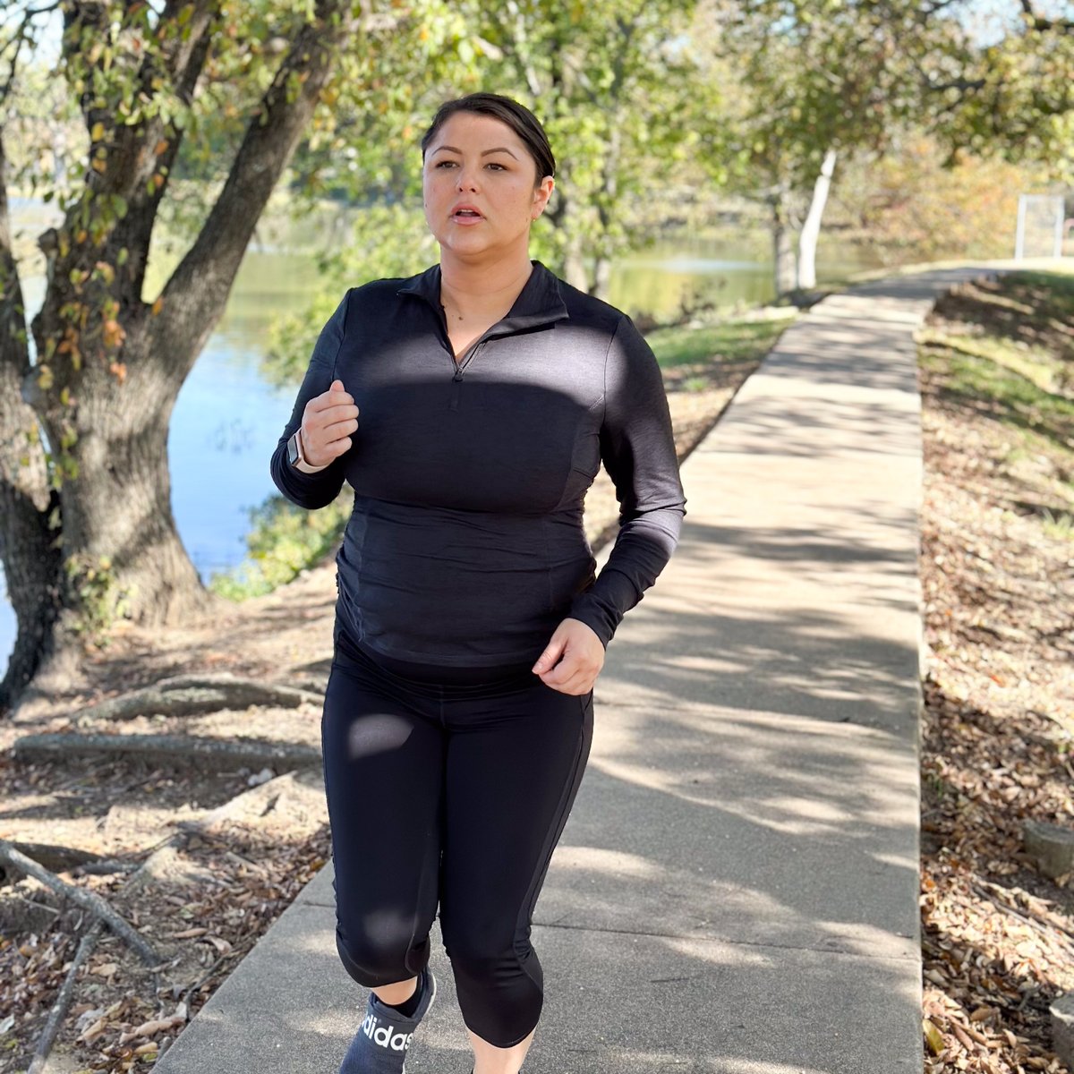 ShapeFutureOK's tweet image. Busy schedule? 🕒 
Aim for 30 mins of daily exercise with these tips:

1. Break it up: Opt for three 10-minute cardio bursts.
2. Build it into your day: Do lunges while waiting for the microwave.
3. Move at work: Take the stairs, or stretch between meetings. Every bit counts!