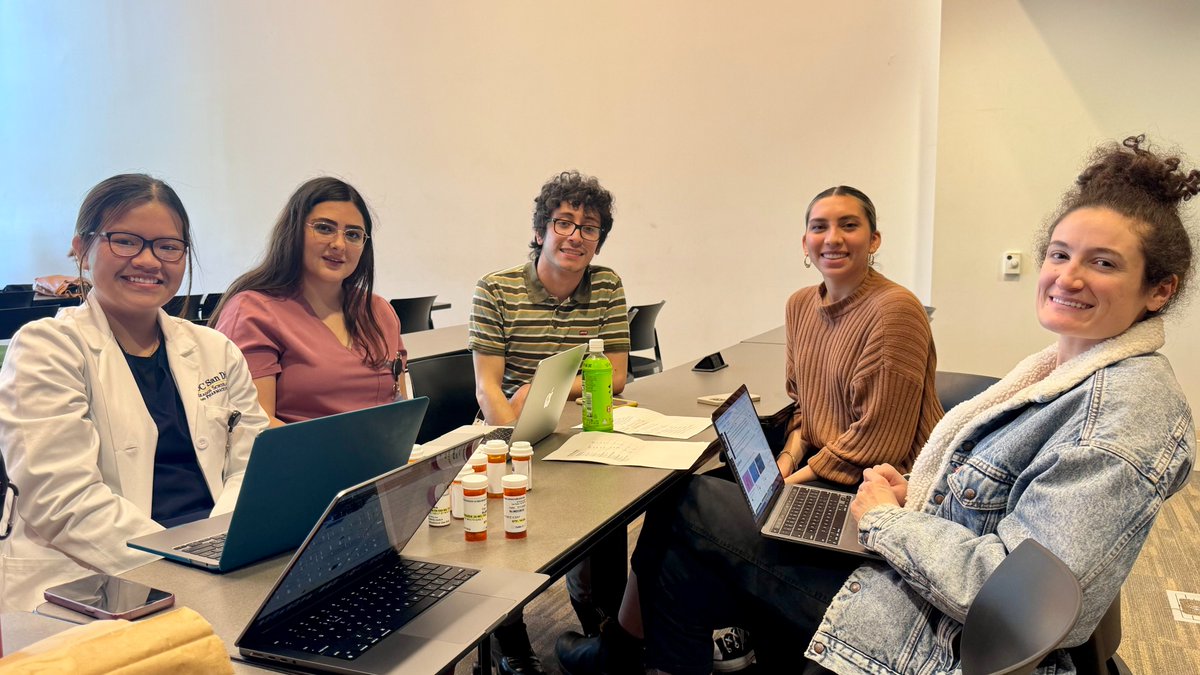 Pharmacists, physicians and nurses, unite! At our recent IPE event our students worked side-by-side with students and faculty from @UCSDMedSchool and @SDSU School of Nursing on a mock case featuring Moira, an older “patient” who experienced a fall. #PharmacySchool