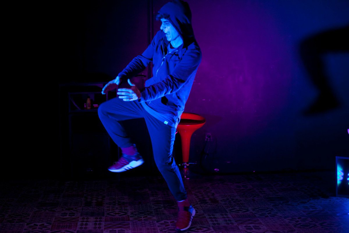 AkaBcn's tweet photo. 🛹  A.K.A (Also Known As)  torna a BARCELONA al @teatrepoliorama 🛹
⭕️  Només 4 funcions --> 🏃  Afanyeu-vos i compreu la vostra  🎟 (Link a bio)  
#Teatre #Teatro #Barcelona  

@espectaclesambclasse   @lluisfebrerc  @montserodriguez @franaviladist @gvidalribas https://t.co/etql2cxWK6