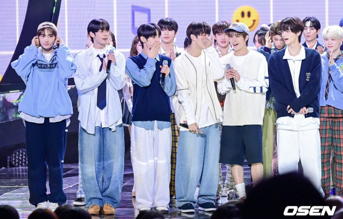 haraaa247's tweet photo. Good night tuos!! Selamat atas kemenangan ke2 kalian, pokoknya nuna bangga 🥹💖
#TWS2ndWin
#PlotTwist2ndWin https://t.co/jqucr4VE2R