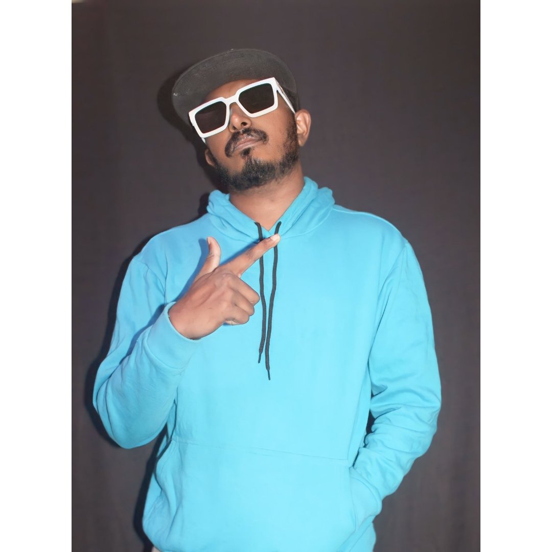 rahulsmart005's tweet photo. Fashion you can buy but style you possess https://t.co/hGHqYoS1vI