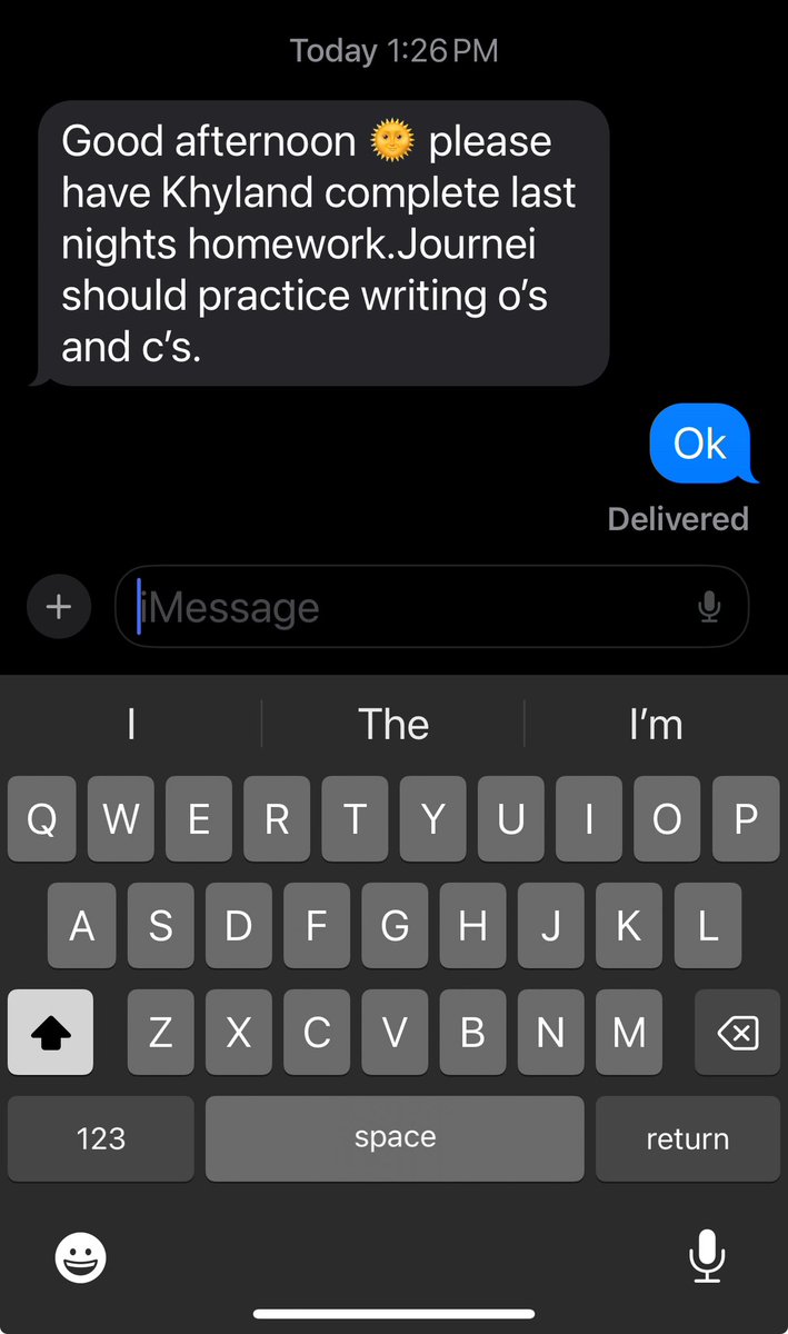 BREEXoXo___'s tweet photo. lol my twins teacher is so unhinged 🙃😂😂 if her writing isn’t perfect it’s ok she’s only 5 https://t.co/iaKTkXbNq4
