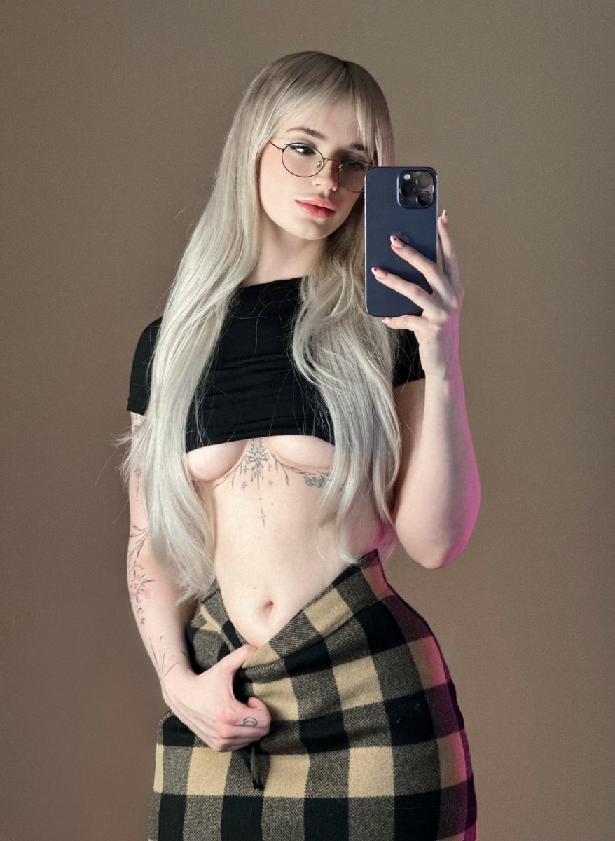 Leesi ☽ꨄ︎☾ tweet media