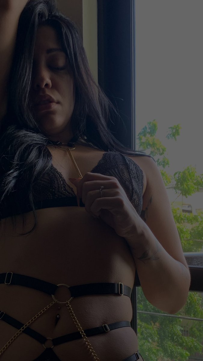 Oi amoooor , quer receber uma gotinha deliciosa da sua putinha ? Corre e me segue agora no insta e chamada na dm que te mando <a href="/chinesakarol/">Karol cavalcante</a> 🎁